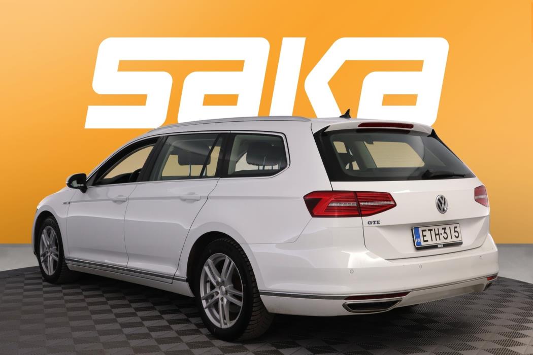 VOLKSWAGEN Passat 2016