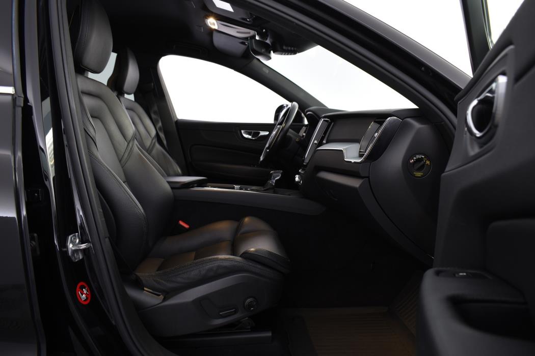 VOLVO XC60 2018