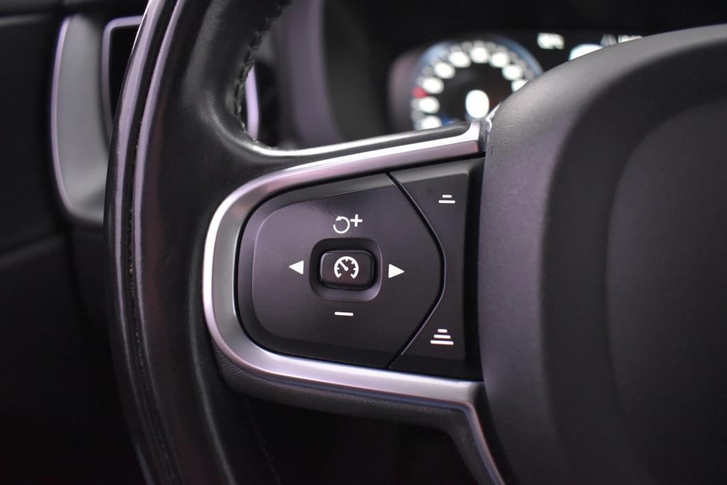 VOLVO XC60 2018