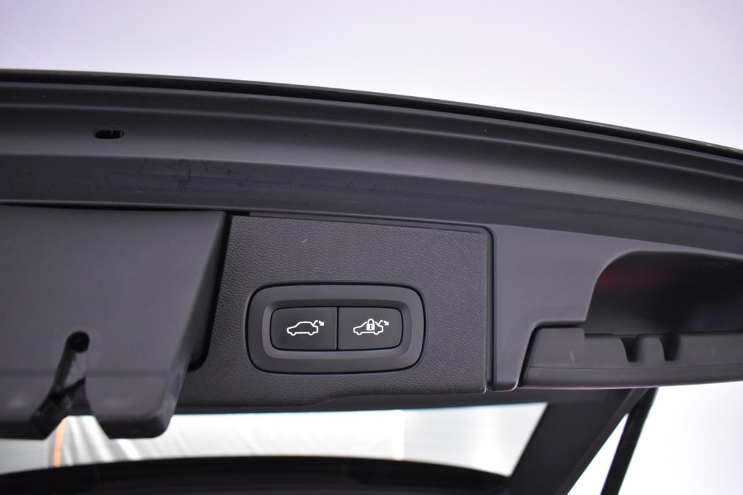 VOLVO XC60 2018