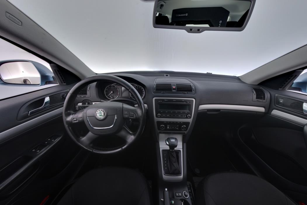 SKODA Octavia 2012