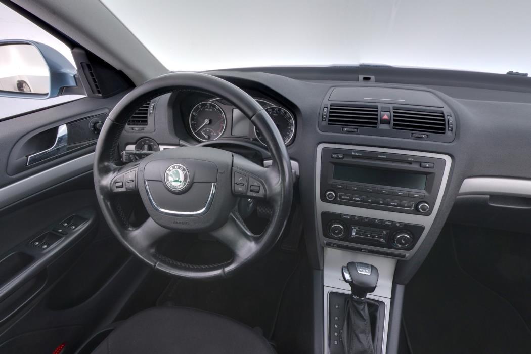 SKODA Octavia 2012
