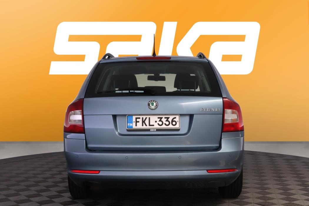 SKODA Octavia 2012