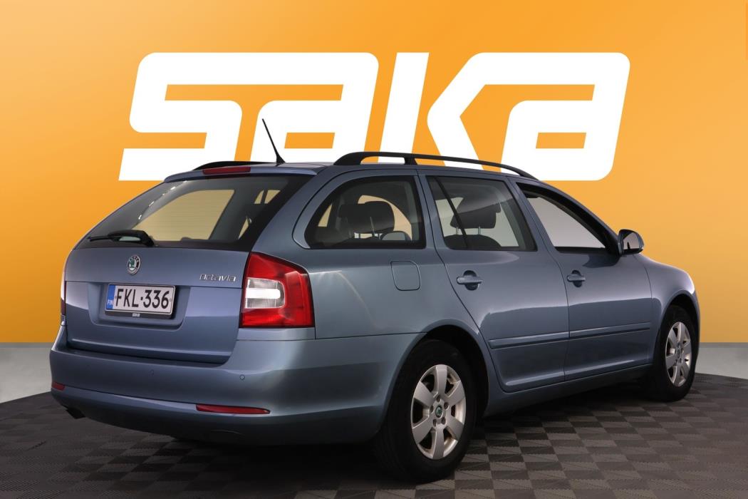 SKODA Octavia 2012