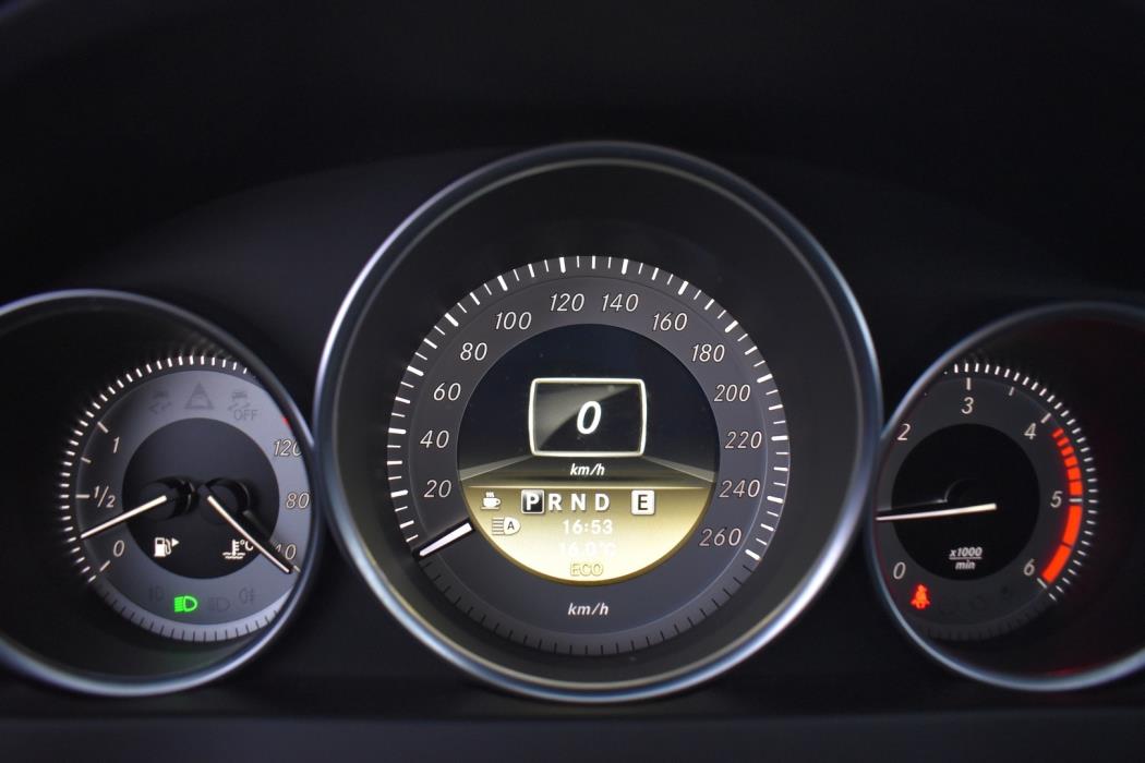 MERCEDES-BENZ C 2012