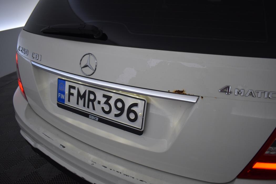 MERCEDES-BENZ C 2012