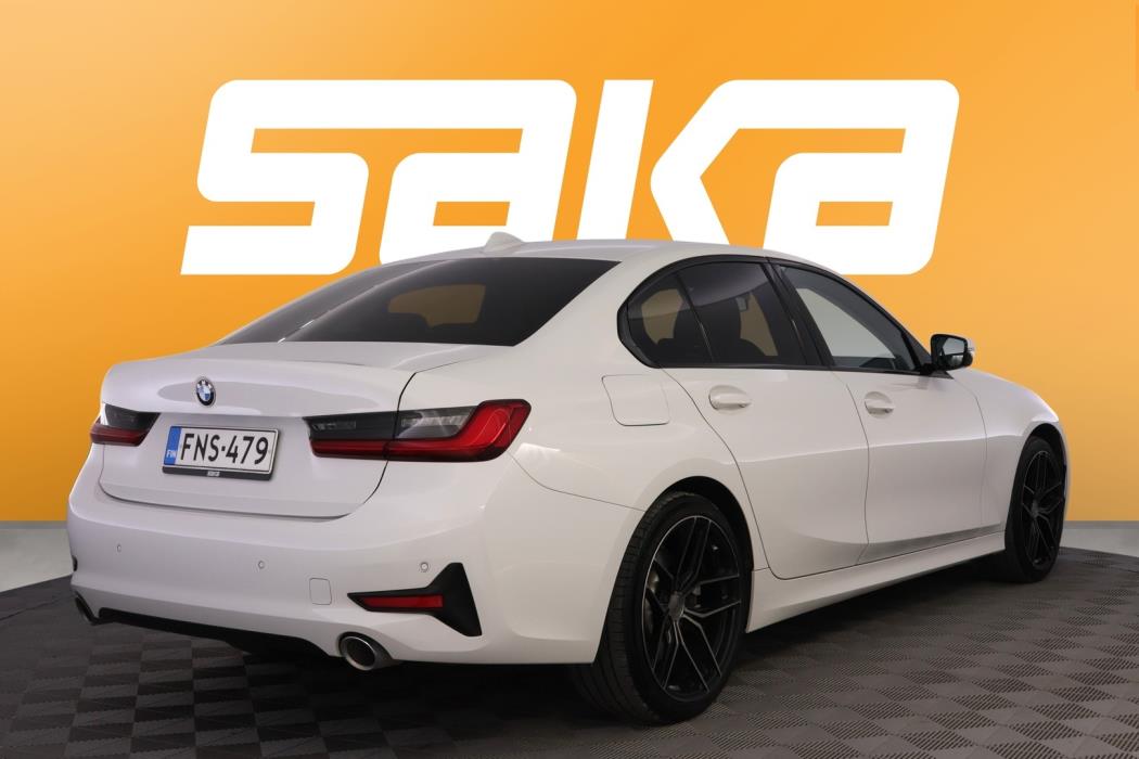 BMW 330 2019