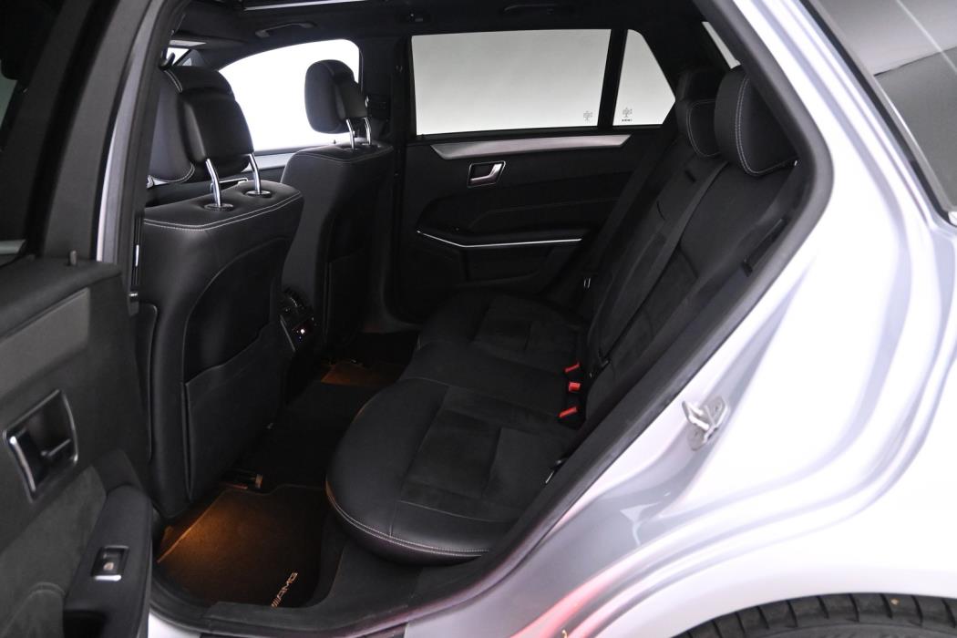 MERCEDES-BENZ E 2016