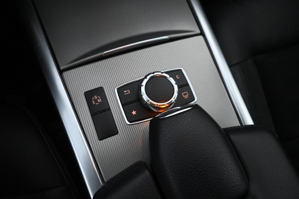 MERCEDES-BENZ E 2016