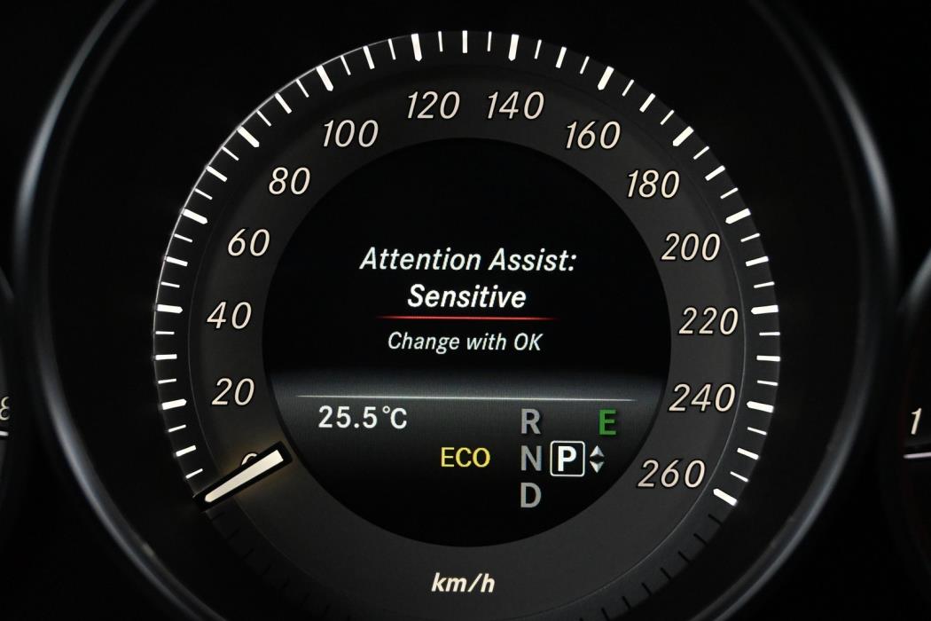 MERCEDES-BENZ E 2016