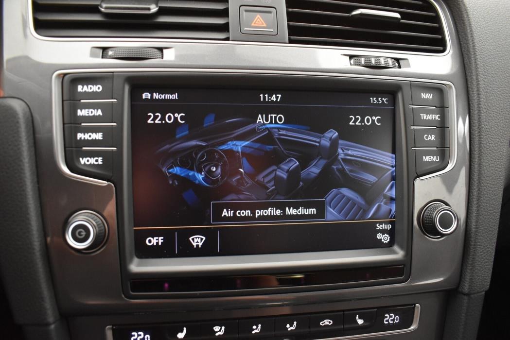 VOLKSWAGEN Golf 2015