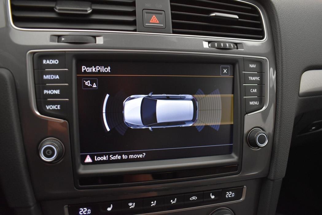 VOLKSWAGEN Golf 2015