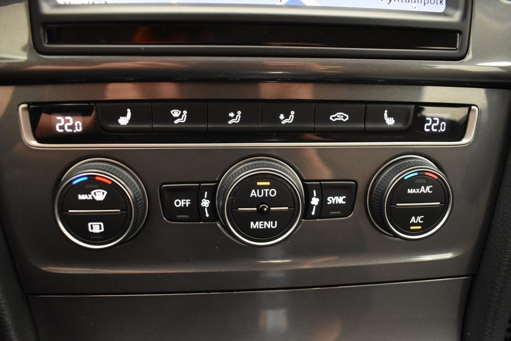 VOLKSWAGEN Golf 2015