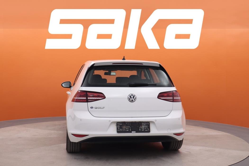 VOLKSWAGEN Golf 2015