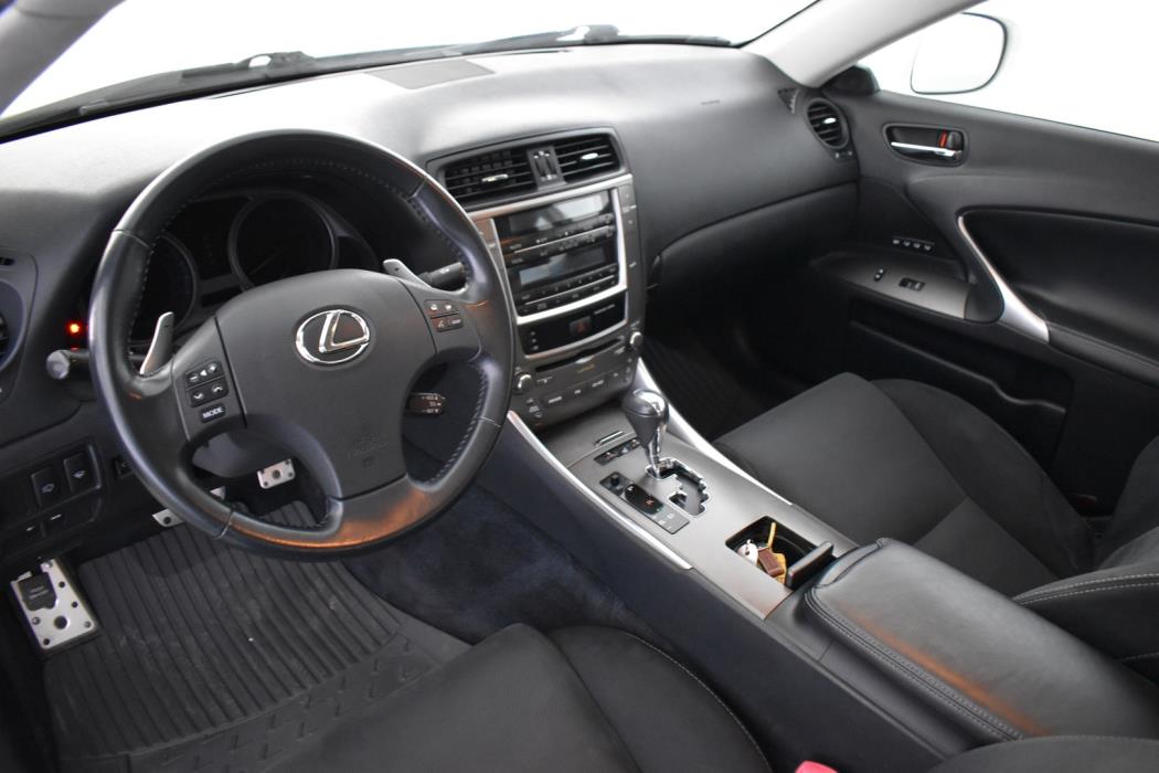 LEXUS IS 2010