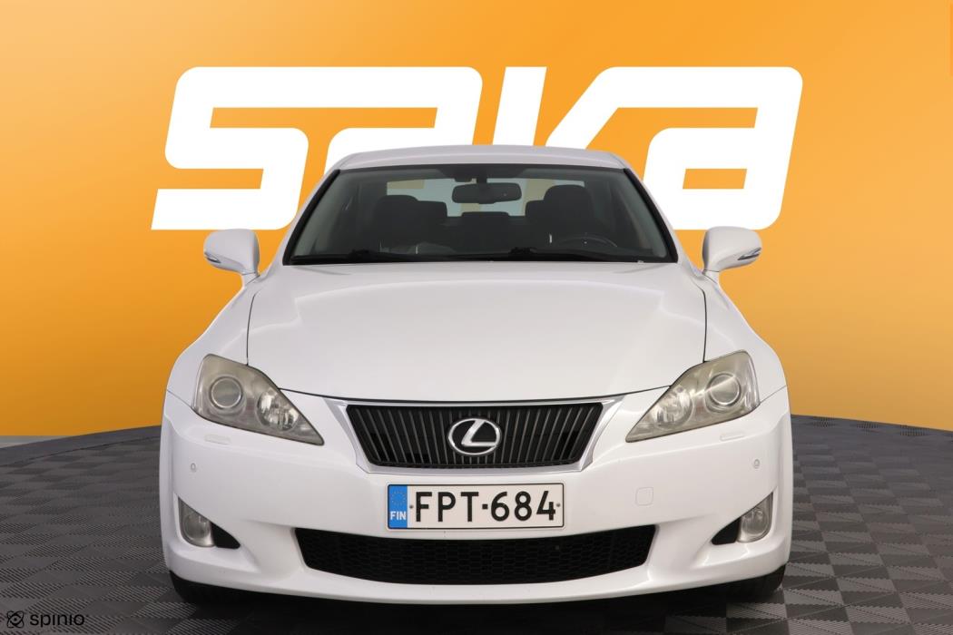 LEXUS IS 2010