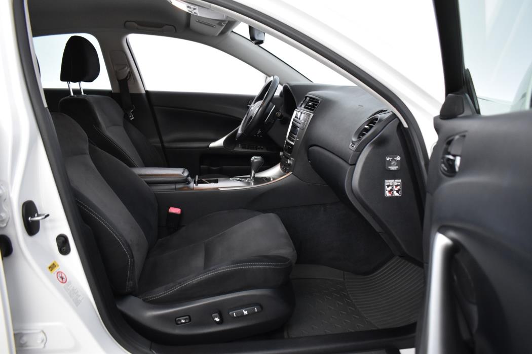 LEXUS IS 2010