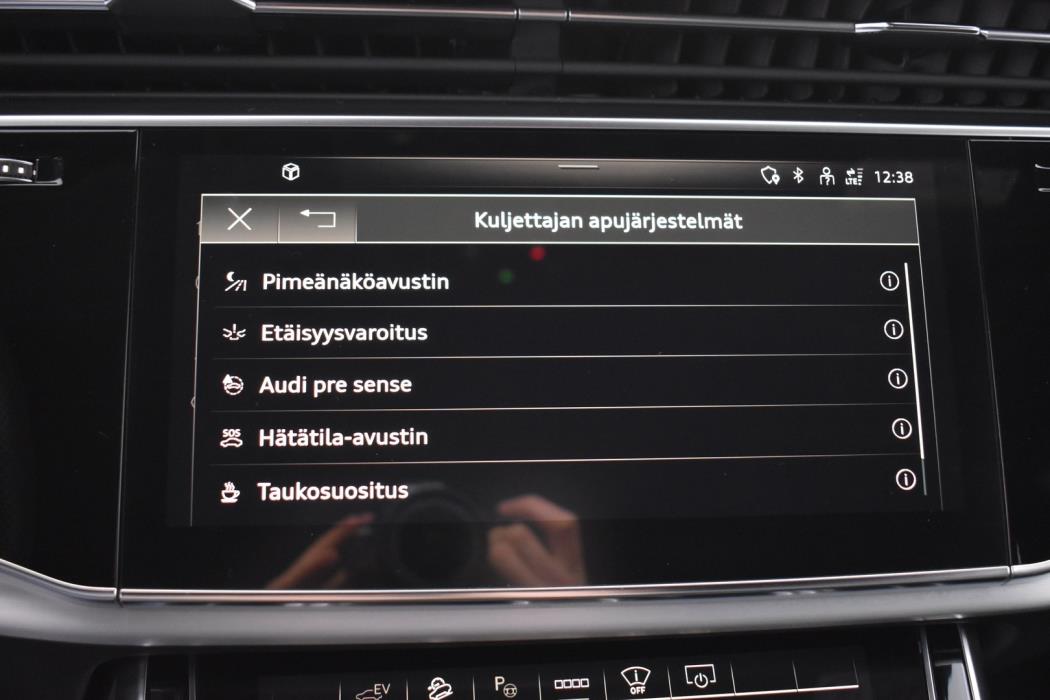 AUDI Q8 2021