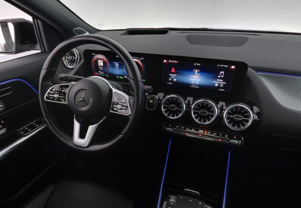 MERCEDES-BENZ EQA 2022