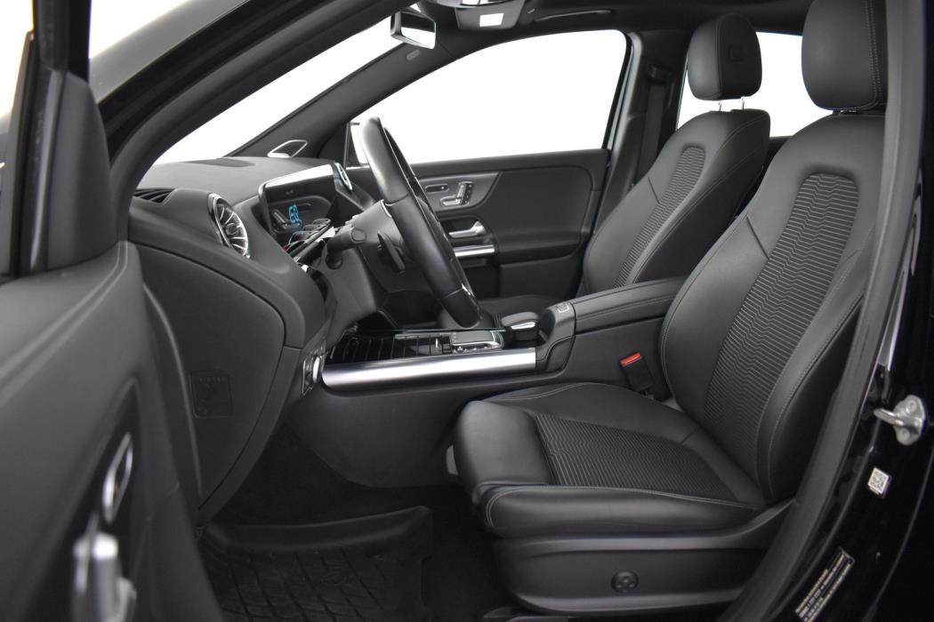 MERCEDES-BENZ EQA 2022
