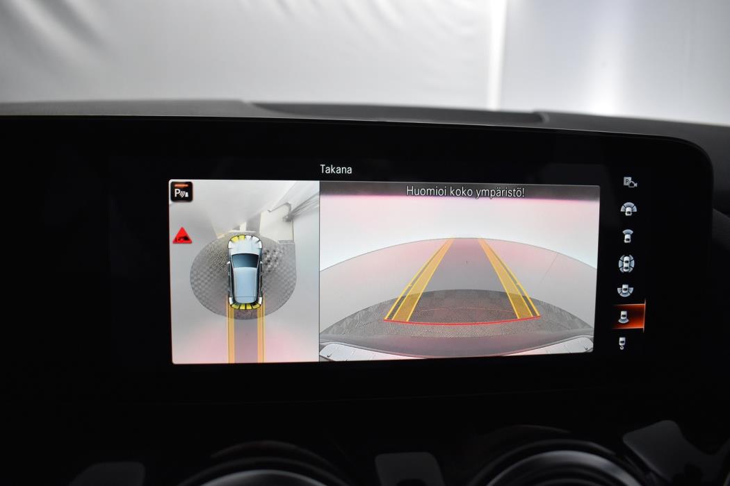 MERCEDES-BENZ EQA 2022