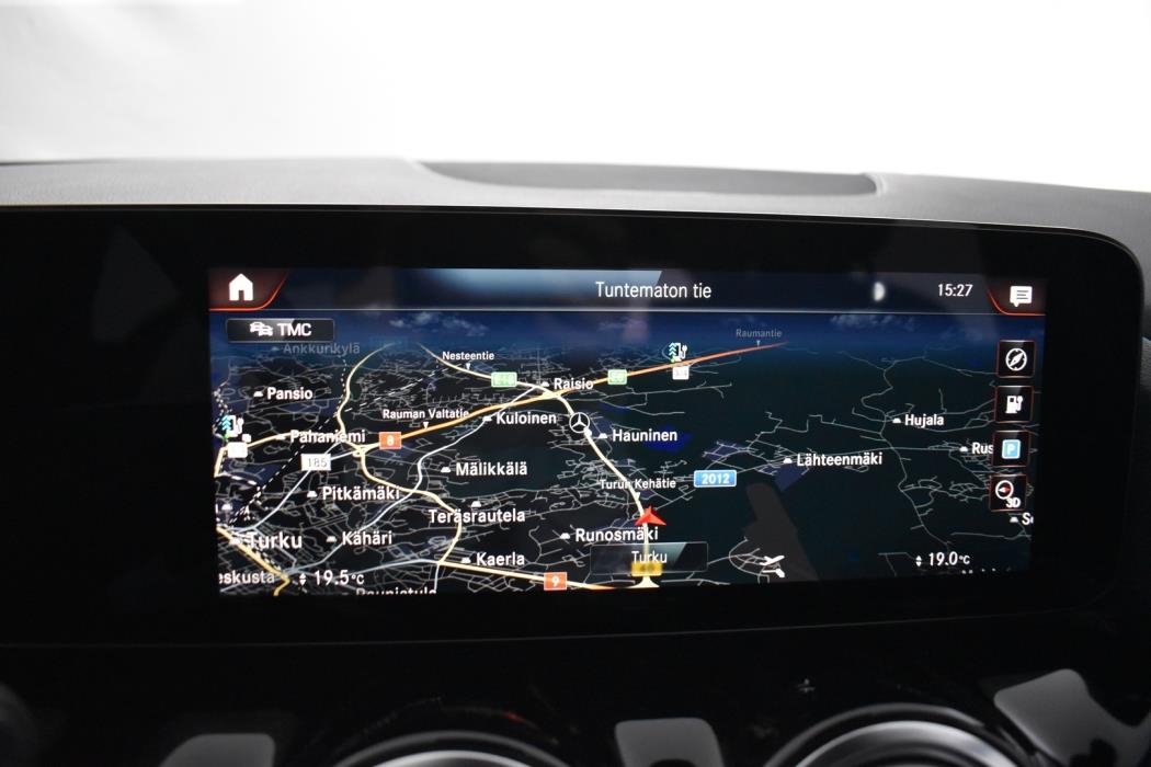 MERCEDES-BENZ EQA 2022