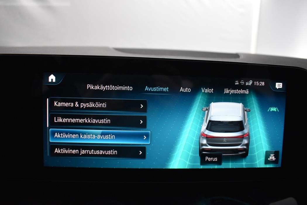 MERCEDES-BENZ EQA 2022
