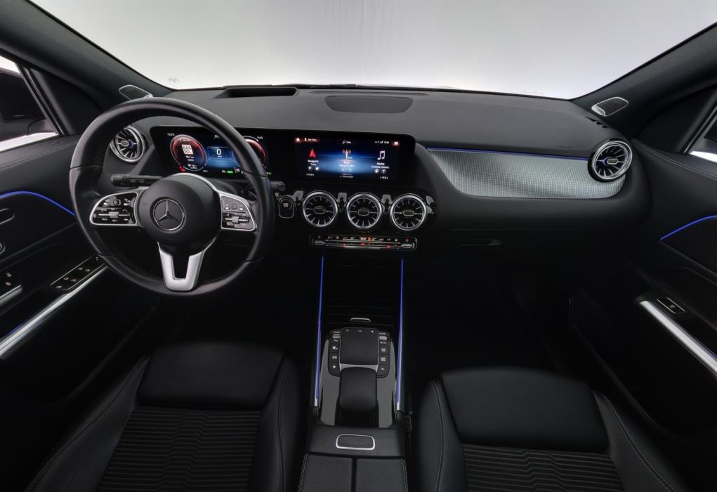 MERCEDES-BENZ EQA 2022