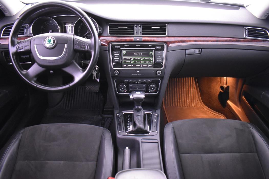 SKODA Superb 2011