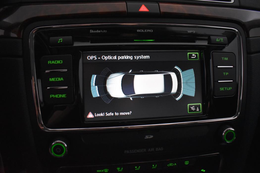 SKODA Superb 2011