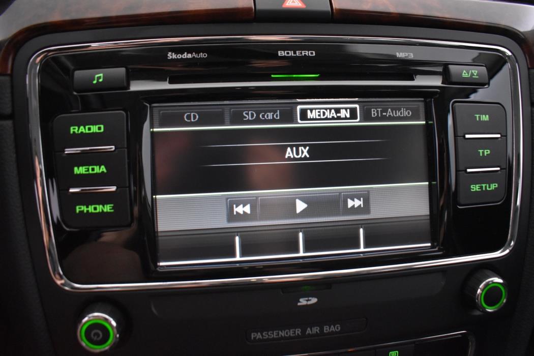 SKODA Superb 2011