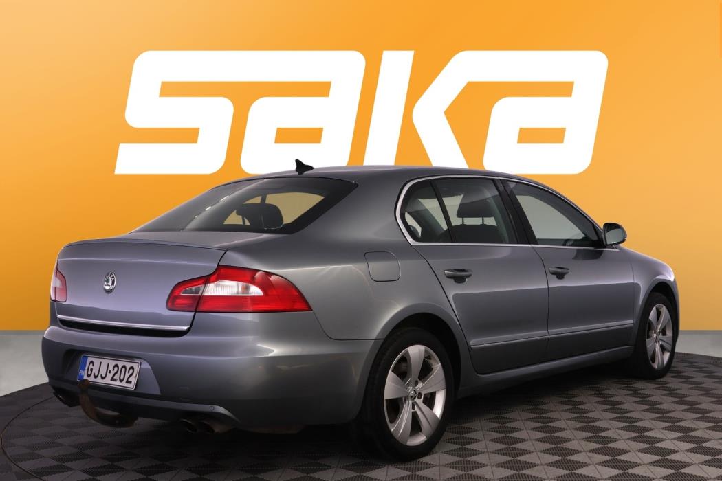 SKODA Superb 2011