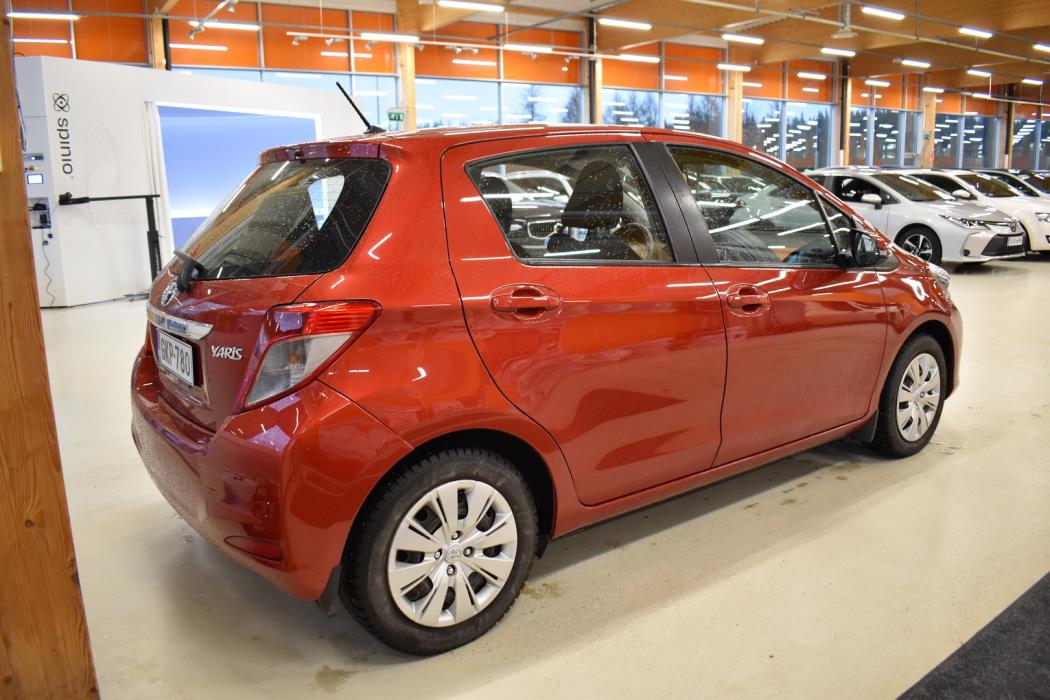 TOYOTA Yaris 2012