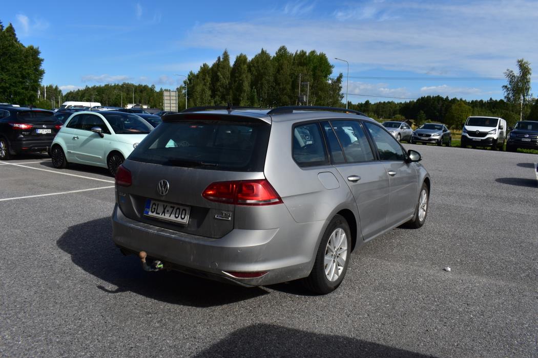 VOLKSWAGEN Golf 2016
