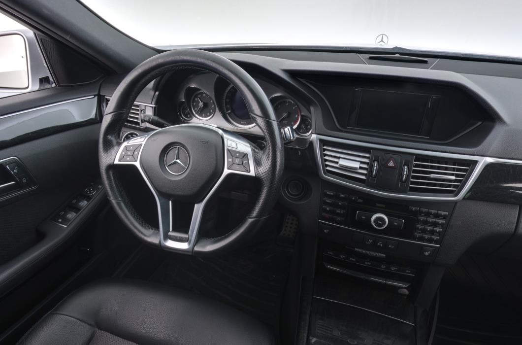 MERCEDES-BENZ E 2012