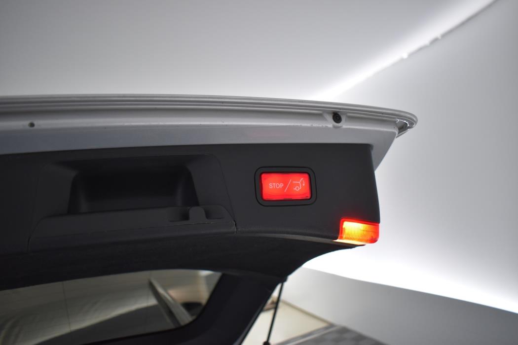 MERCEDES-BENZ E 2012