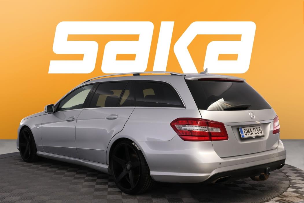 MERCEDES-BENZ E 2012