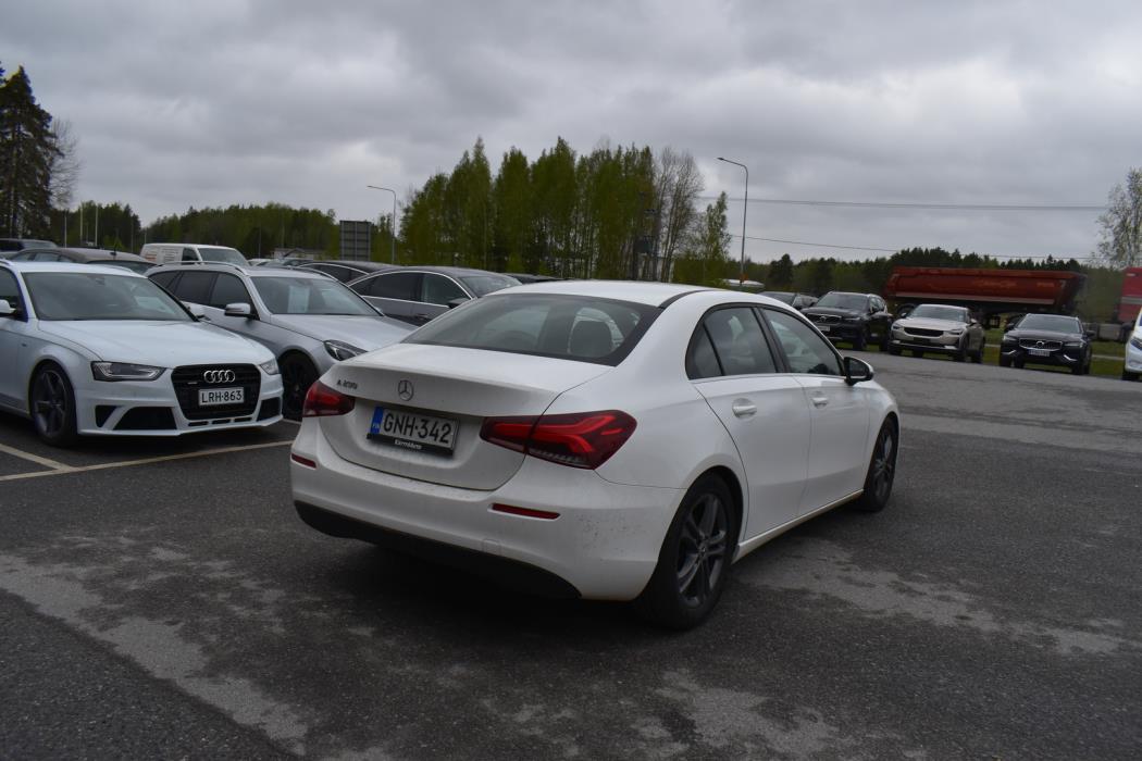 MERCEDES-BENZ A 2020