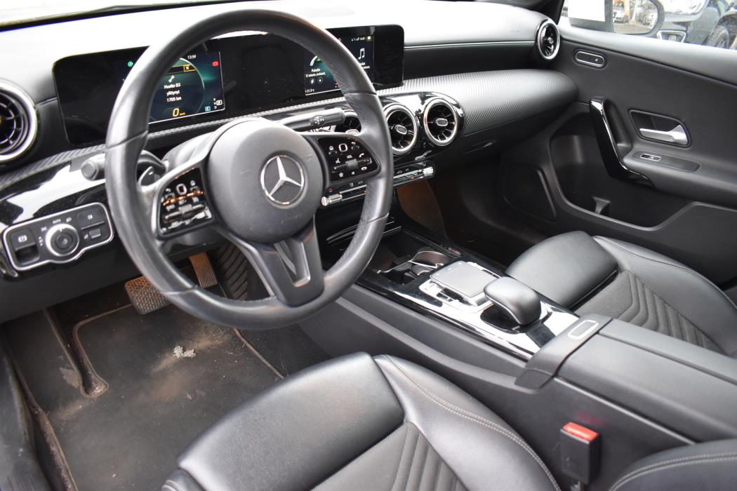 MERCEDES-BENZ A 2020