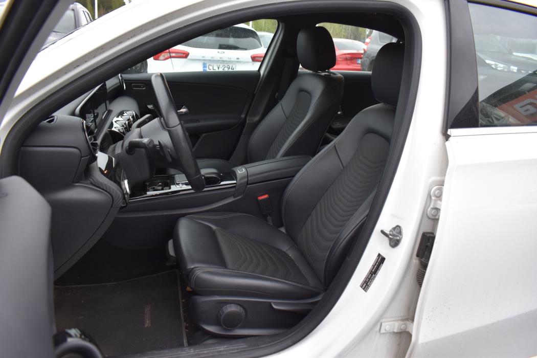 MERCEDES-BENZ A 2020
