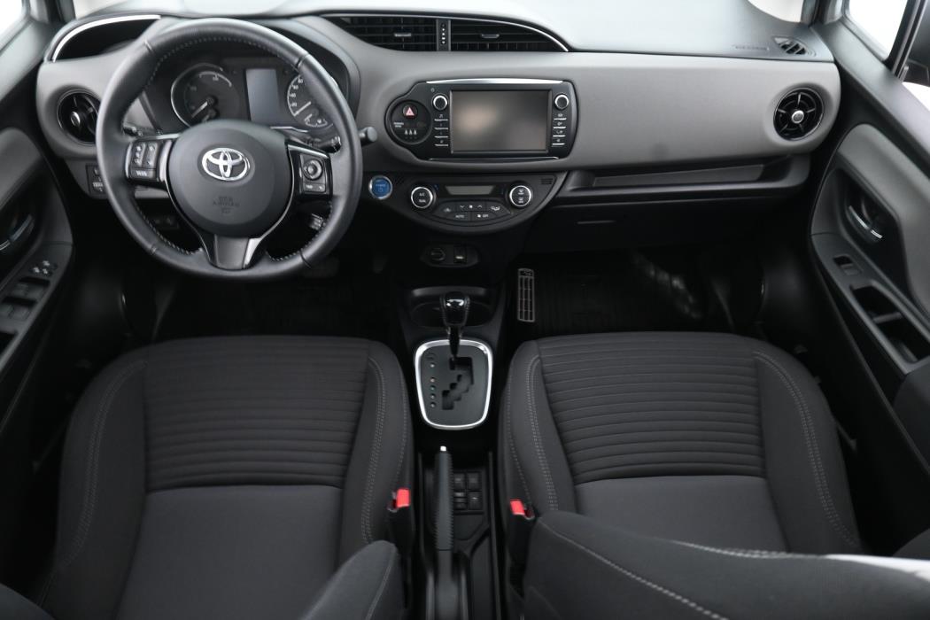 TOYOTA Yaris 2019