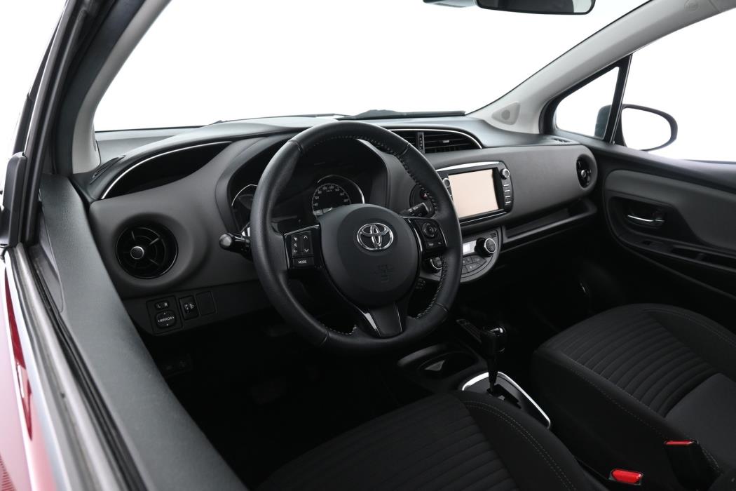 TOYOTA Yaris 2019