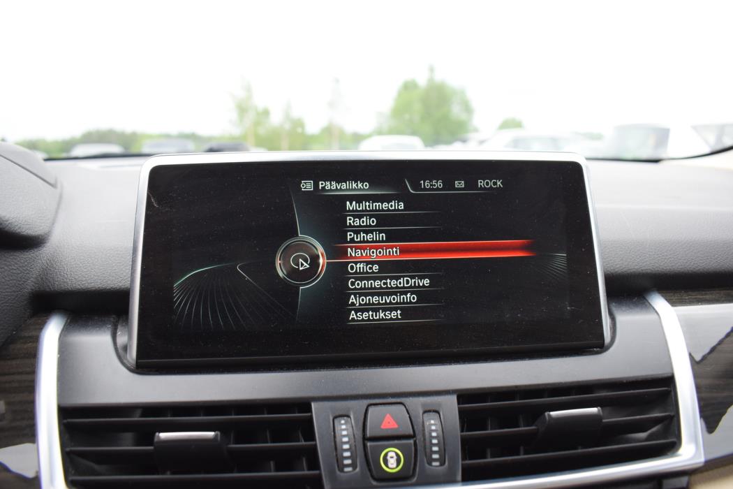 BMW 218 2015