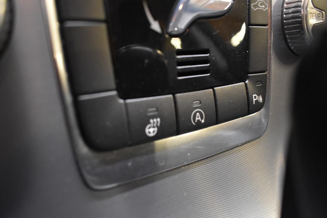 VOLVO V70 2014