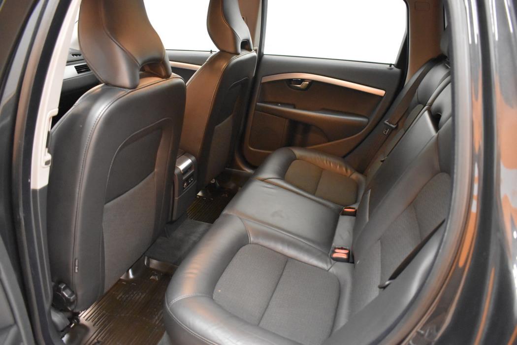 VOLVO V70 2014