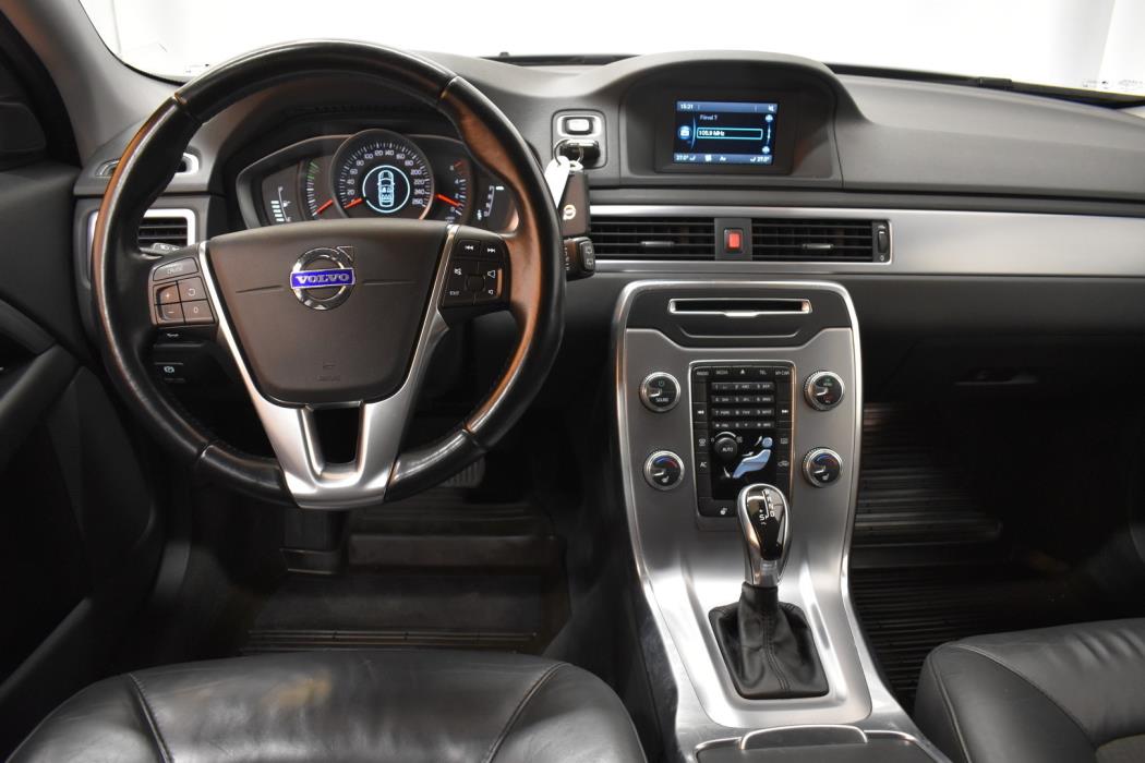 VOLVO V70 2014