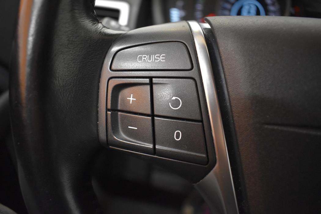 VOLVO V70 2014