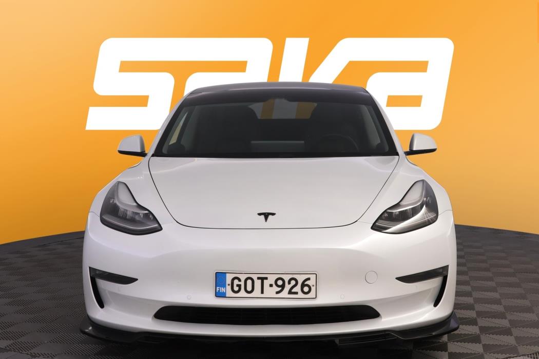 TESLA Model 3 2020
