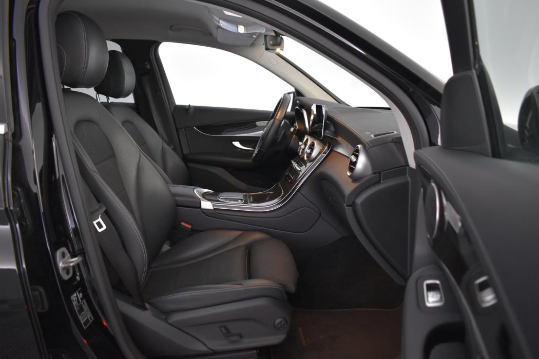 MERCEDES-BENZ GLC 2022