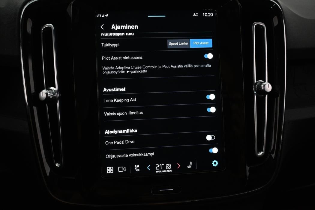 VOLVO C40 2022